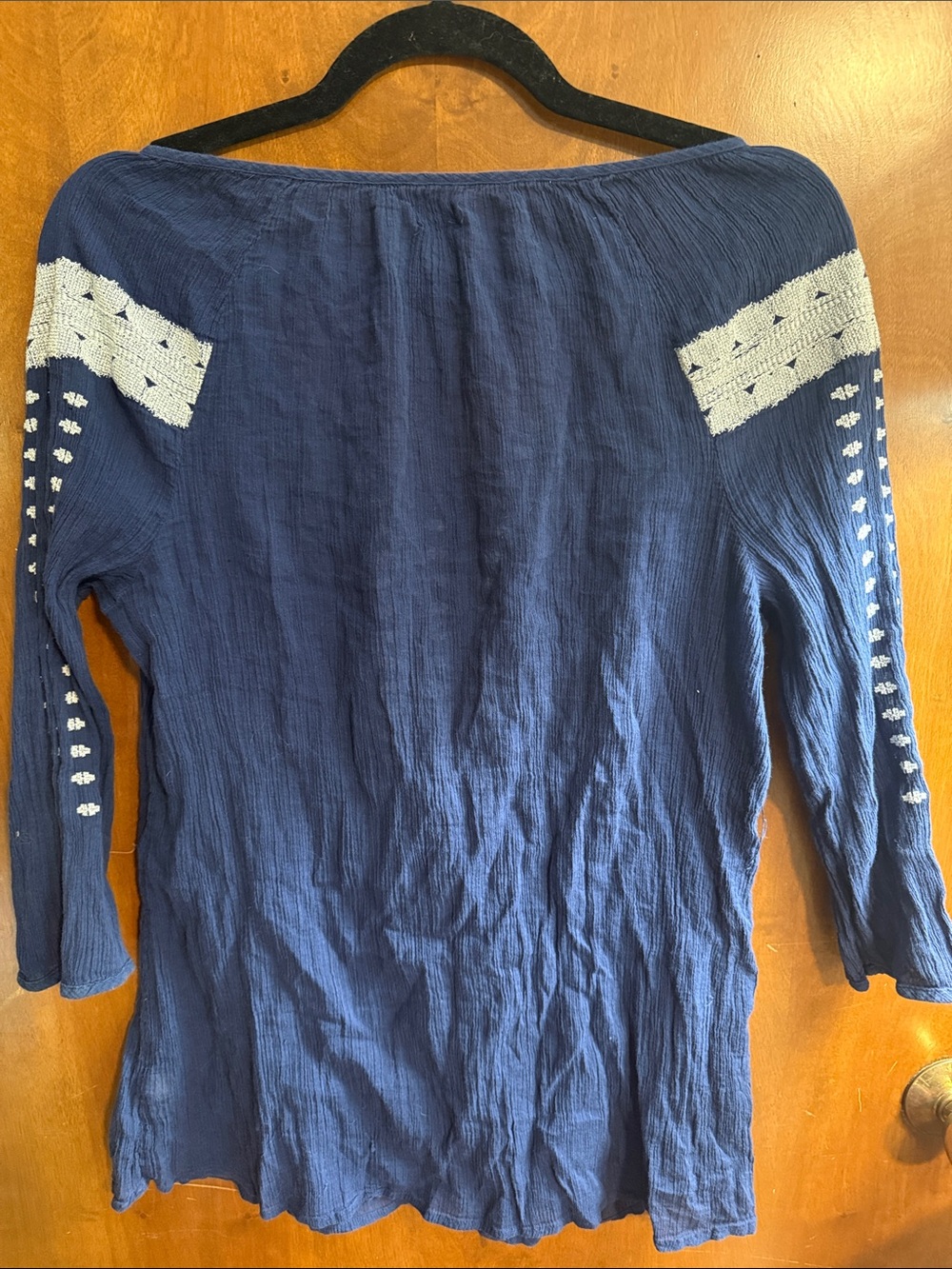 Old Navy Blue Embroidered V-Neck Tunic Breezy Beachy Lightweight Size L - Picture 3 of 5